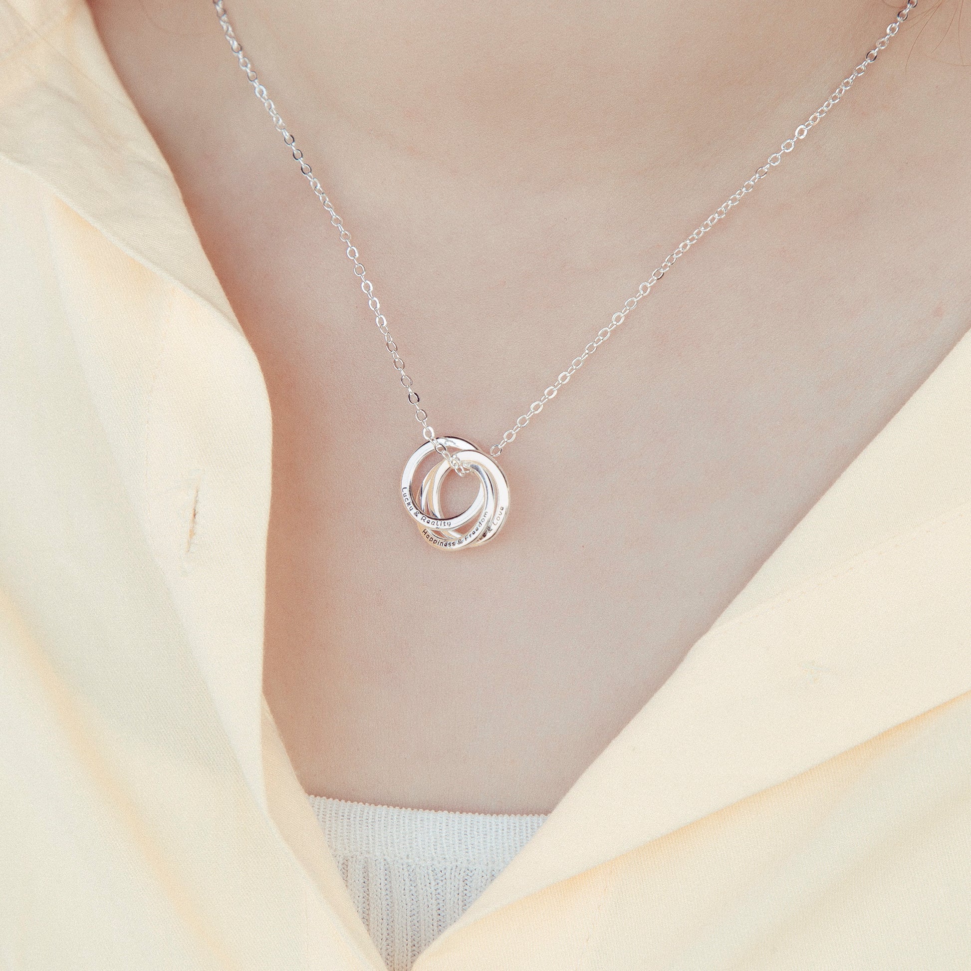 Personalized Circle Name Necklace: A Gift From the Heart - furevermama