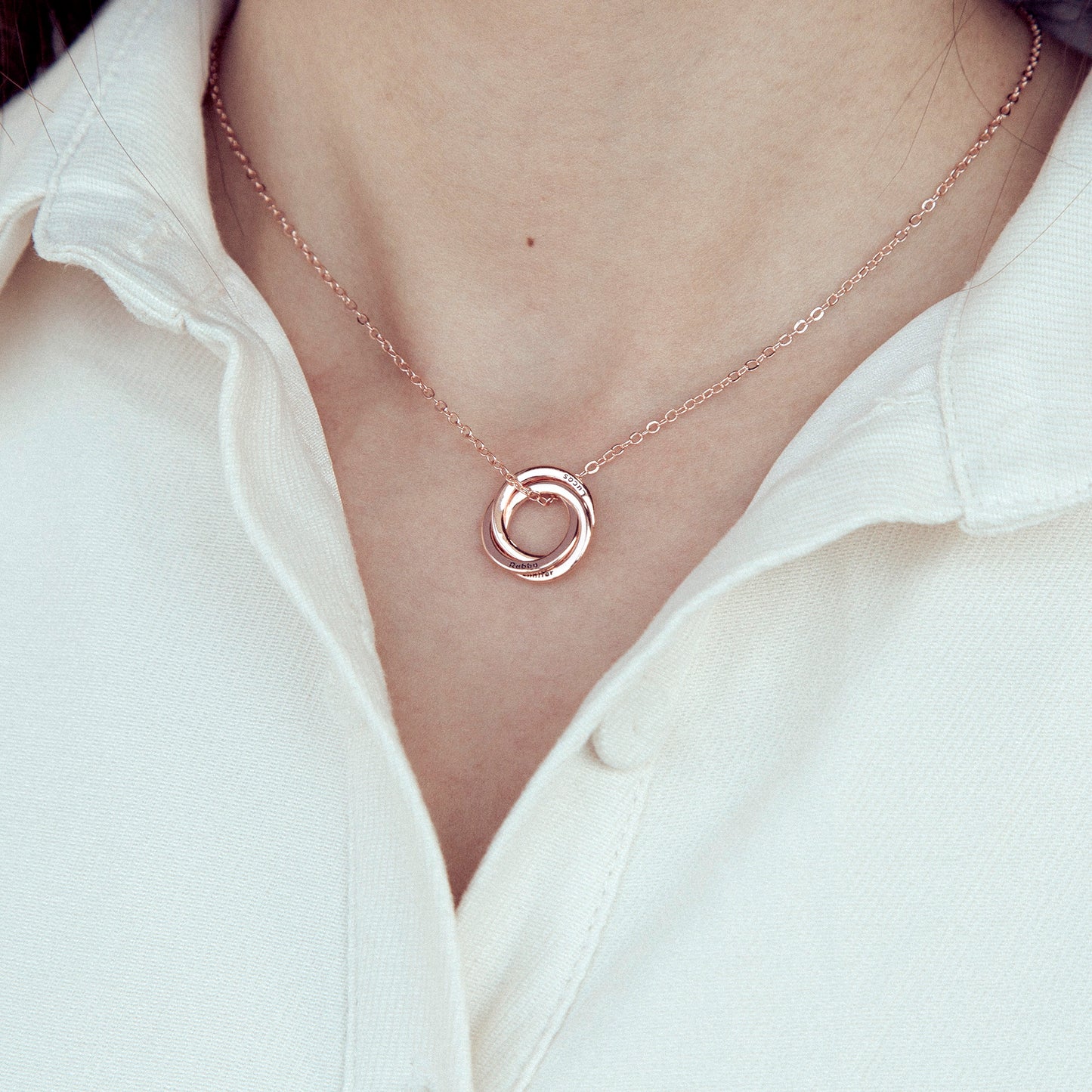 Personalized Circle Name Necklace: A Gift From the Heart - furevermama